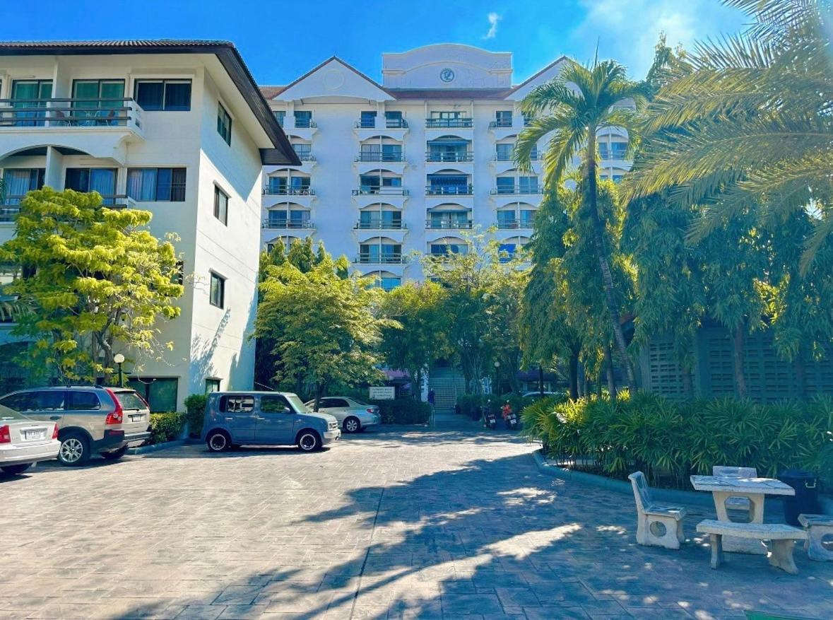 Studio Apartment Diana Estate Condominium Pattaya Bagian luar foto